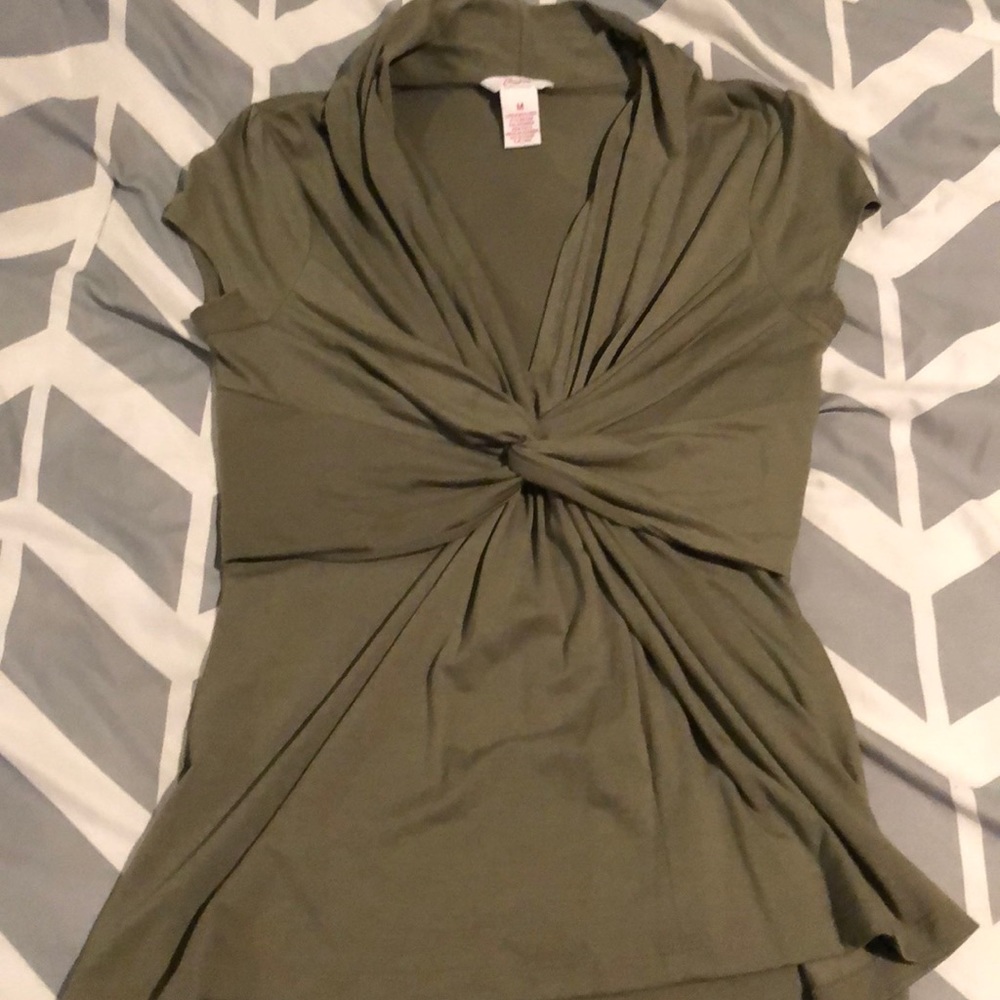 LIKE NEW, med, short cap sleeves, olive green